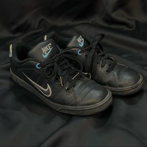 NIKE y2k court tradition sneakers